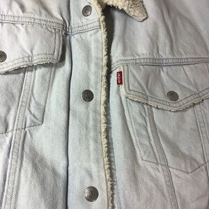 Levi's Light Blue Sherpa-Lined Light Wash Denim Trucker Jacket XL